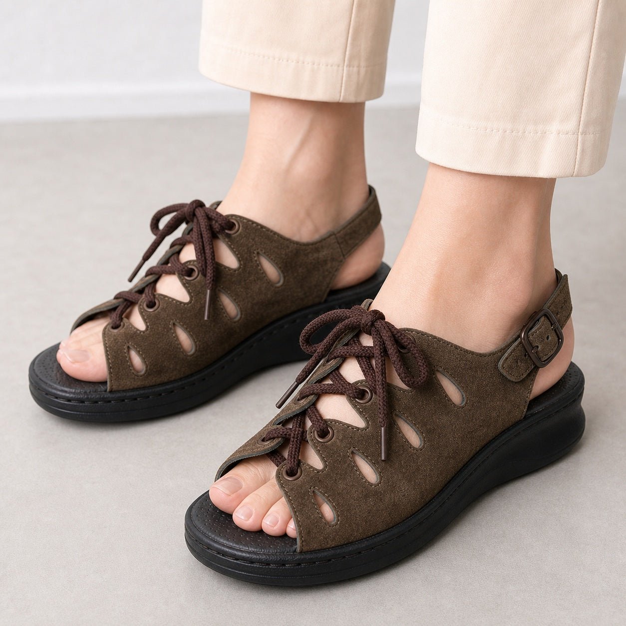 Hush Puppies レディース コンフォート サンダル L-71NT